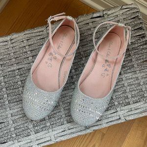 Silver shimmer, girls flat, size 5